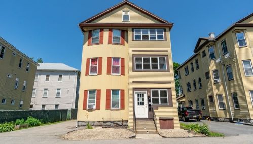 24 Fairbanks St, Worcester, MA 01610-2104