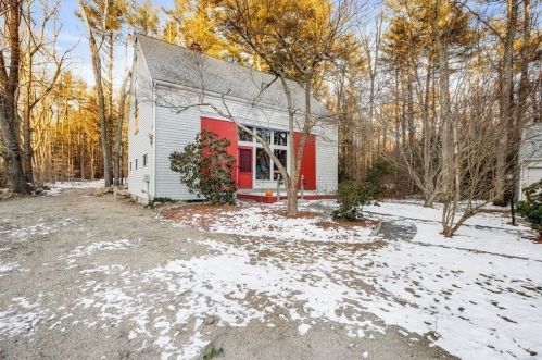 256 Mt Blue St, Hingham MA 02061-1010 exterior