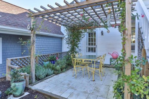 6 Munson Meeting, Chatham MA exterior