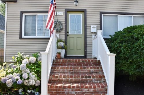 104 Main St, New Bedford, MA 02743-2117