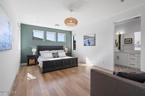 3130 Beryl Ave, Phoenix AZ  85028-3806 exterior