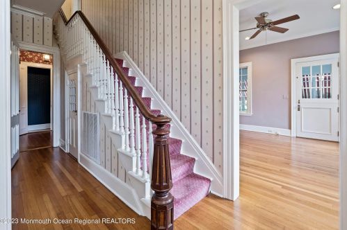 104 Silverside Ave, Little Silver NJ  07739-1747 exterior