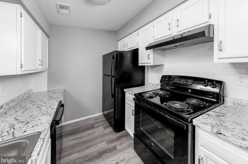 41 Crestmont Dr, West Deptford NJ 08051-2161 exterior