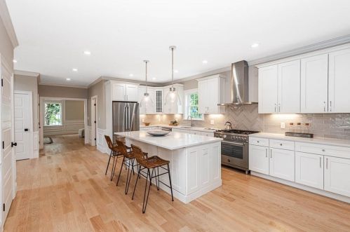 53 Lantern Ln, Arlington MA 02474-1806 exterior