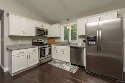 1364 Cohannet St, Taunton MA  02780-7136 exterior