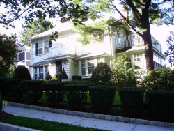 25 Shornecliffe Rd, Newton, MA 02458-2437
