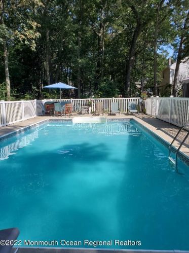 32 Buckingham Dr, Jackson Twp NJ 08527-2639 exterior