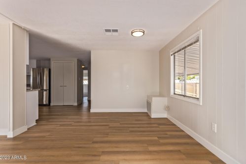 424 Charleston Ave, Phoenix AZ  85022-1529 exterior