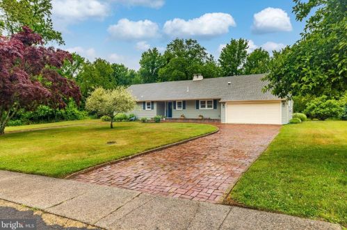 237 Elm Ave, West Deptford NJ 08051-1506 exterior