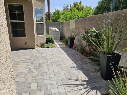 3042 33rd Pl, Phoenix AZ  85018 exterior