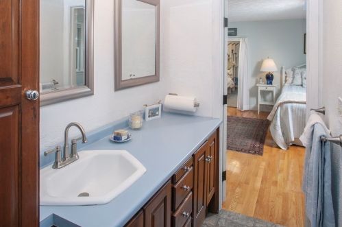 64 Cushing Hl Rd, Hingham MA exterior