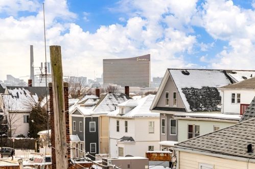 7 Bellingham Ave, Everett MA 02149-1218 exterior