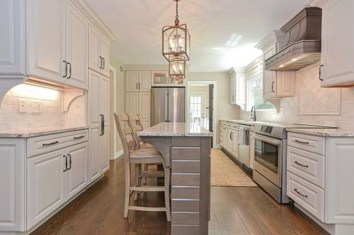 5 Maple Ln, Sutton MA 01590-1810 exterior