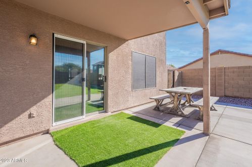 1818 63rd Dr, Phoenix AZ  85043-5748 exterior