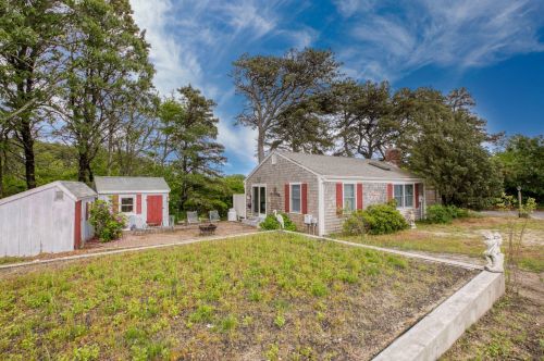 280 Great Pond Rd, Eastham MA  02642-2402 exterior