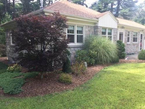 470 Newman Ave, Seekonk, MA 02771-4604