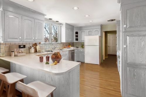 1140 Webster St, Needham MA 02494-2431 exterior