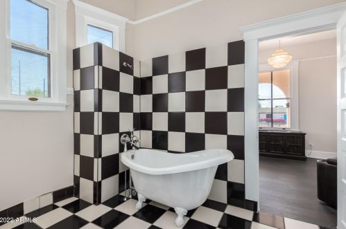 819 3rd Ave, Phoenix AZ 85023-6204 exterior