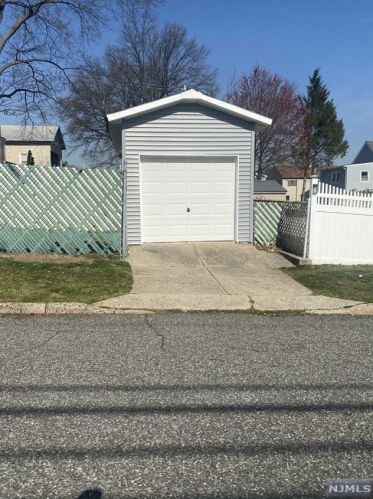 78 Sanford Ave, Belleville NJ 07109-1224 exterior