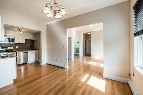 122 Chestnut St, Chelsea MA  02150-3831 exterior