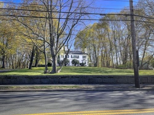 220 Lowell St, Peabody MA  01960-4201 exterior