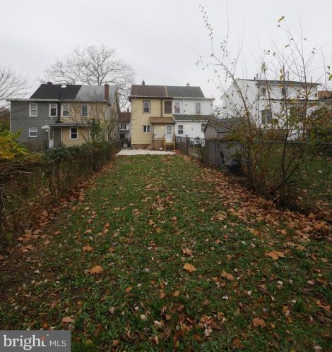 319 High St, West Deptford NJ  08096-2225 exterior