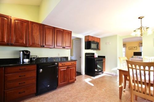 1 Main St, Groveland MA 01834-1415 exterior