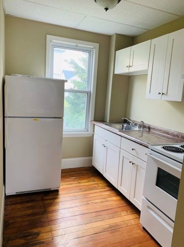 274 Cambridge St, Fall River MA 02721-2604 exterior