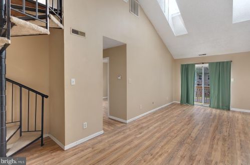 1016 Tristram Cir, West Deptford NJ 08051-2262 exterior