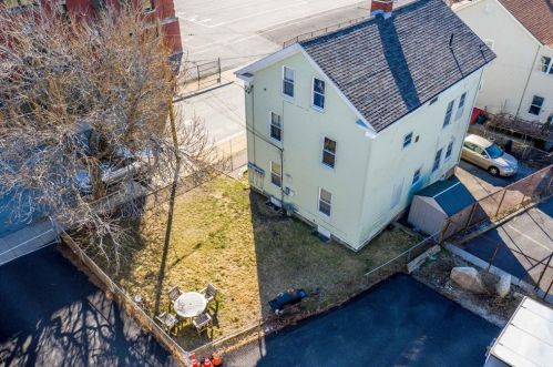 58 Edgemond St, Fall River MA  02723-2859 exterior