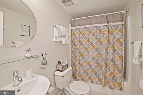 7442 Weather Worn Way, Columbia MD 21046-1434 exterior