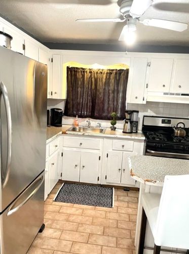 249 Griffin St, Fall River MA 02724-2735 exterior