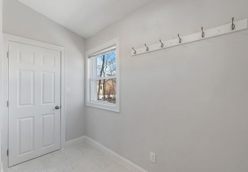 6 Idalla Rd, Worcester MA 01606-1043 exterior