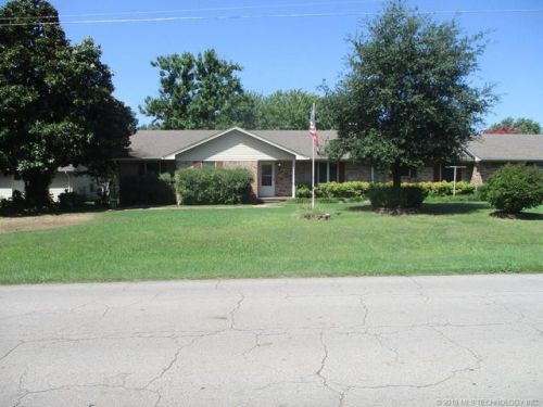 1911 Central St, Poteau, OK 74953-2348