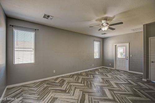 4217 73 Dr, Phoenix AZ 85033-2512 exterior