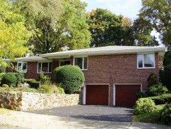 34 Nobscot Rd, Newton, MA 02459-1323