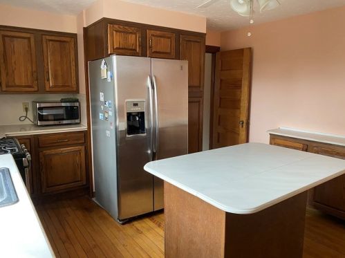 8 Berwick St, Worcester MA 01602-1405 exterior