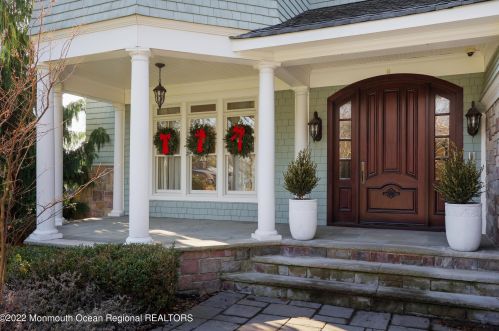 21 Vista Dr, Little Silver NJ  07739-1611 exterior