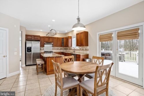 71 Mill Ln, Columbus NJ 08022-1940 exterior