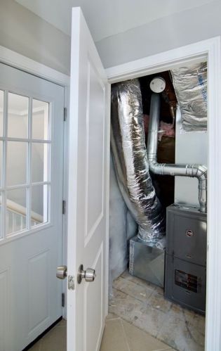 8 Conner Ave, Montgomery MA 01085-2325 exterior