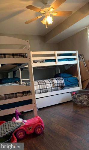 817 Broad St, West Deptford NJ 08096-1605 exterior