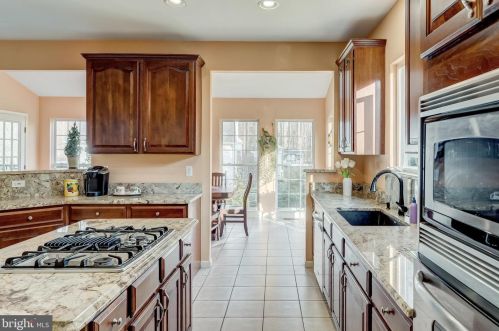 6920 Mystic Wood Way, Columbia MD 21044-4914 exterior