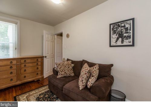 413 Markle St, Philadelphia PA  19128-3606 exterior