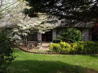 8309 Pine Grove Ct, Louisville KY  40214-4400 exterior