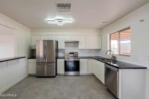 18025 31st Dr, Phoenix AZ  85053-1601 exterior