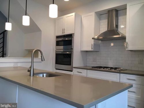 165 Allen St, Philadelphia, PA 19125