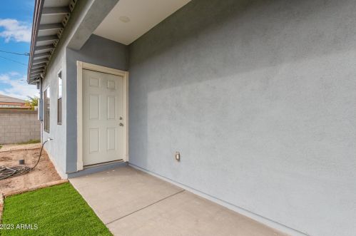 2229 Cambridge Ave, Phoenix AZ  85006-1321 exterior