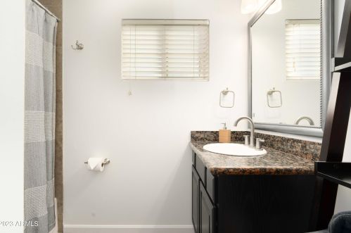 526 Butler Dr, Phoenix AZ 85051-4650 exterior