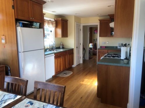 77 Mendall Rd, New Bedford MA 02743-1211 exterior