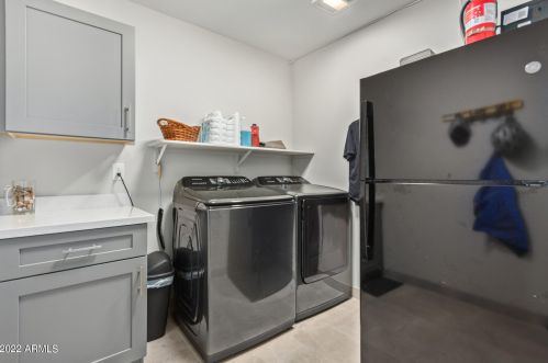 6720 11th St, Phoenix AZ  85014-1028 exterior